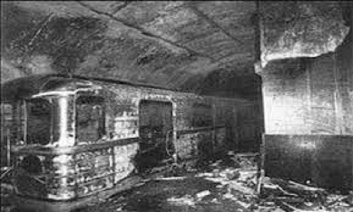 1995 Fire Breaks Out between Two Metro Stations in Baku