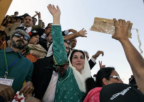 2007 Benazir Bhutto returns to Pakistan