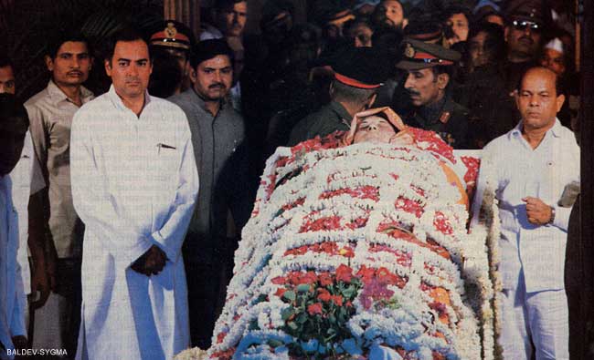 1984 Indira Gandhi assassinated