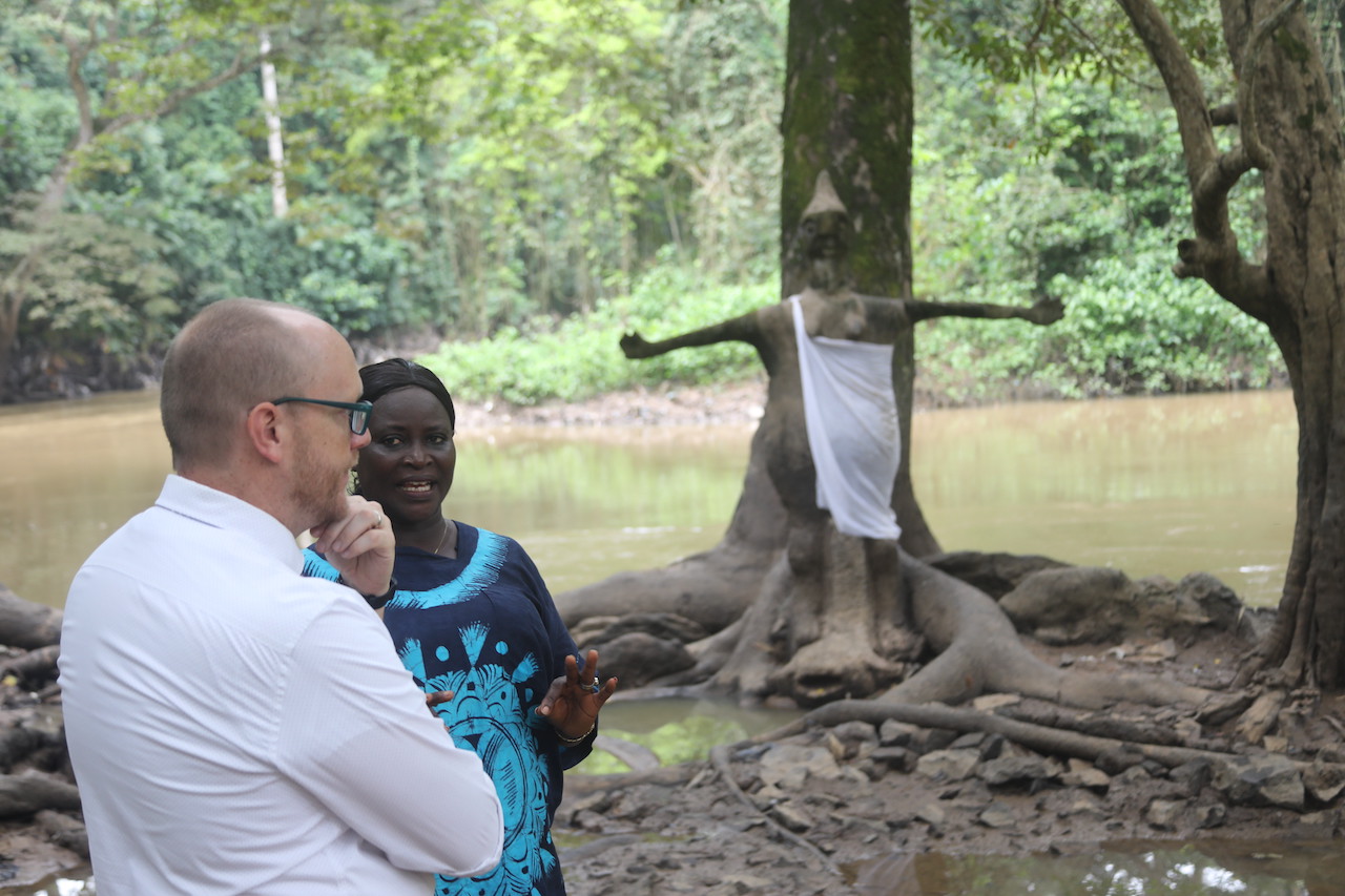 U.S. Consul General Will Stevens in a conversation with the Principal Technical Officer, Heritage Department, National Commission for Museums and Monuments (NCMM), Toyin Ajayi at the Osun Osogbo