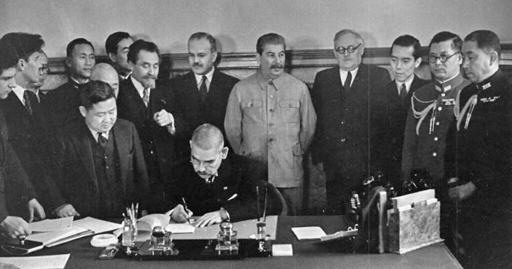 1936 Nazi Germany and Japan sign the Anti-Comintern Pact