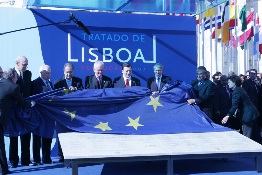 2009 Treaty of Lisbon comes into force