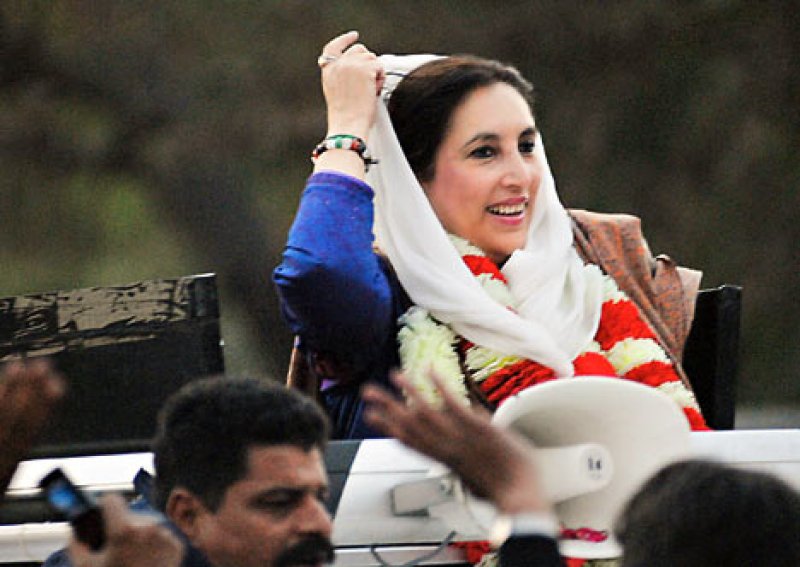 2007 Benazir Bhutto assassinated