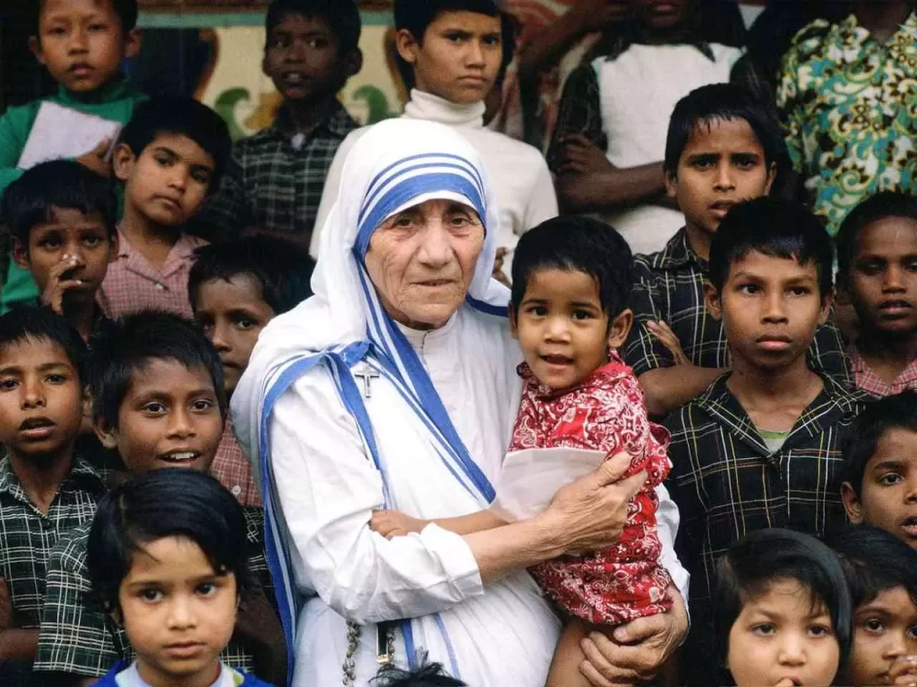 1929 Mother Theresa arrives in India