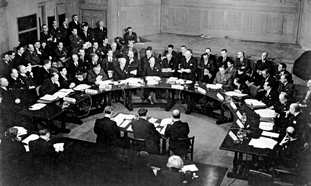 1946 The UN Security Council holds its first session