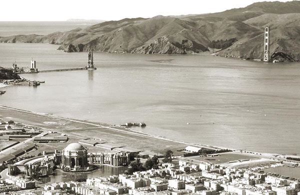 1933 Construction of the Golden Gate Bridge begins