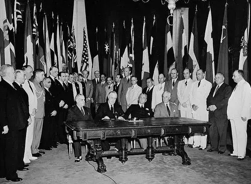 1946 The first General Assembly of the United Nations opens