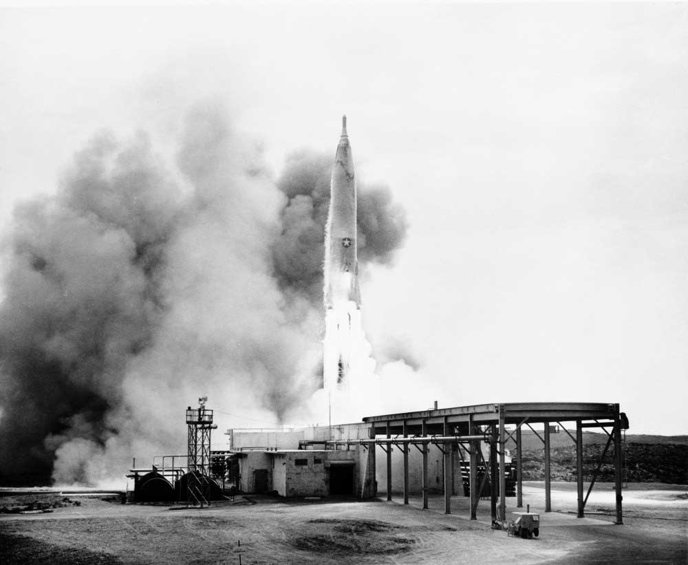 1959 The world's first intercontinental ballistic missile becomes operational in the USSR