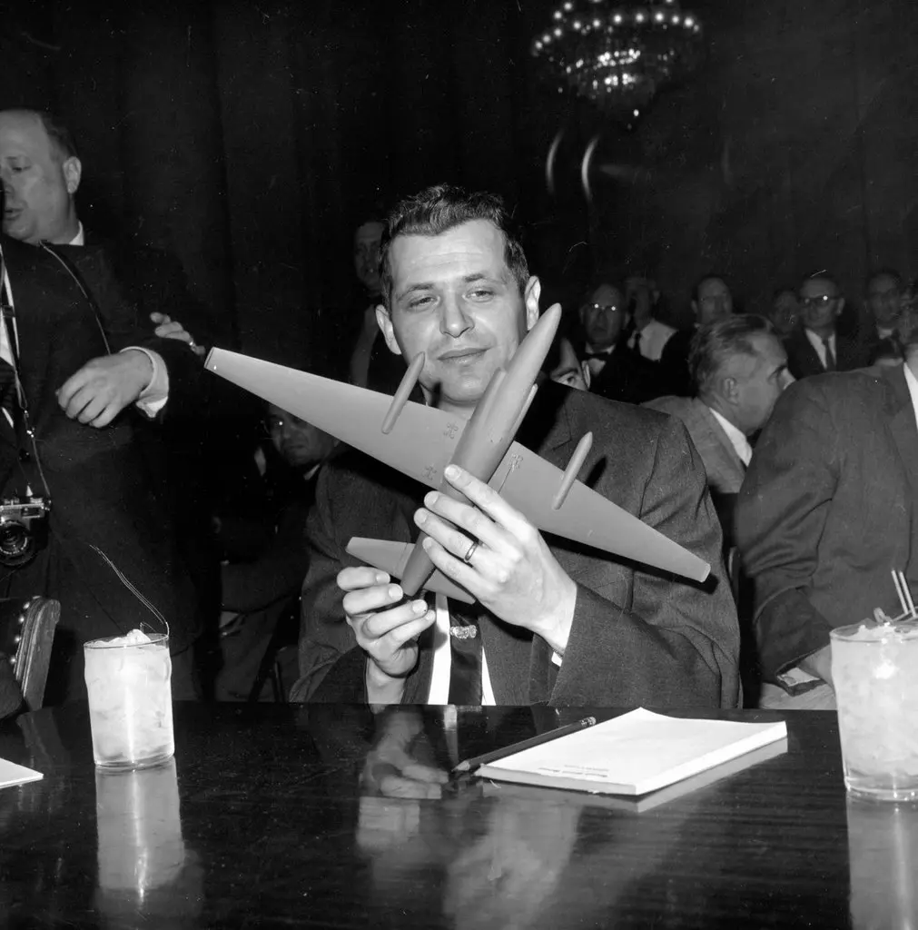 1962 Francis Gary Powers, a U.S. spy captured by the Soviet Union, is released