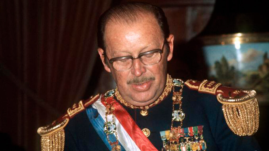 1989 Paraguay's dictator, Alfredo Stroessner, is overthrown