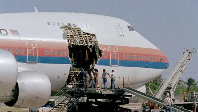 1989 A Boeing 747 jumbo jet rips open over the Pacific Ocean