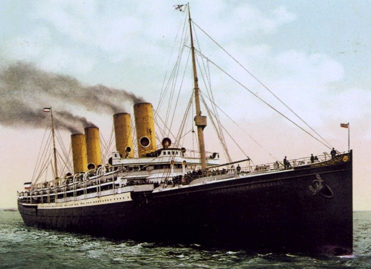 1900 The SS Kaiser Wilhelm der Grosse becomes the first ship to send wireless signals to shore