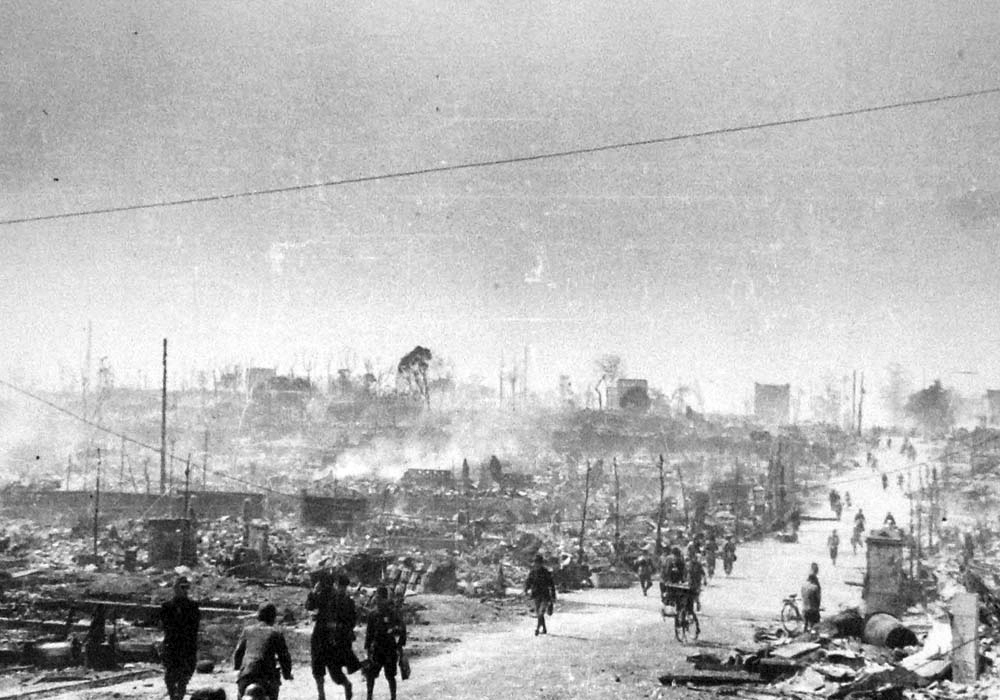 1945 The most destructive bombing raid in history hits Tokyo