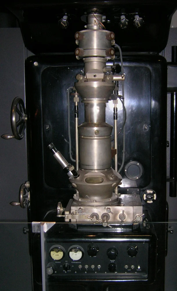 1931 The electron microscope is invented