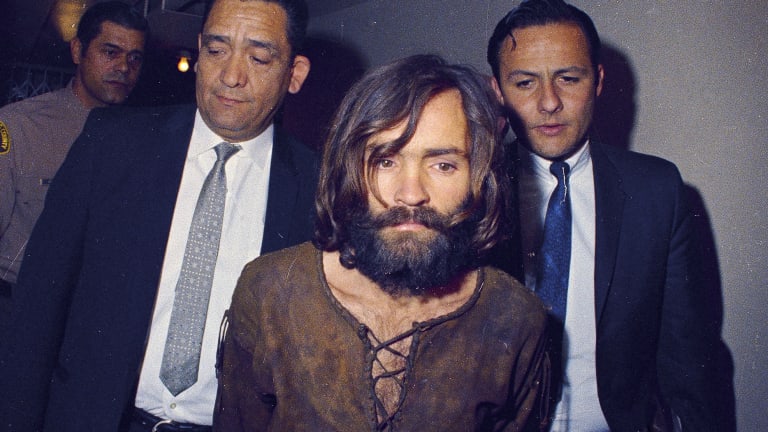 1971 Charles Manson is sentenced to death in the gas chamber