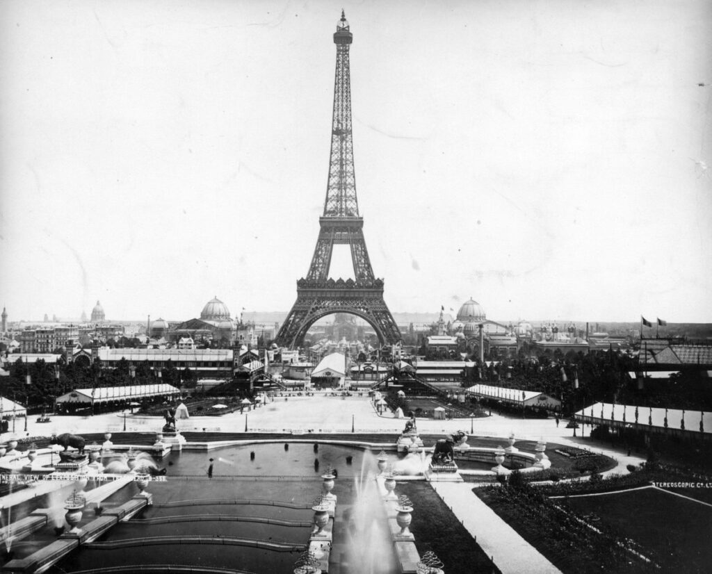 1889 The Eiffel Tower is opened