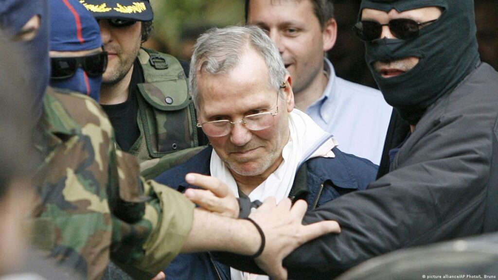 2006 Mafia boss Bernardo Provenzano is arrested