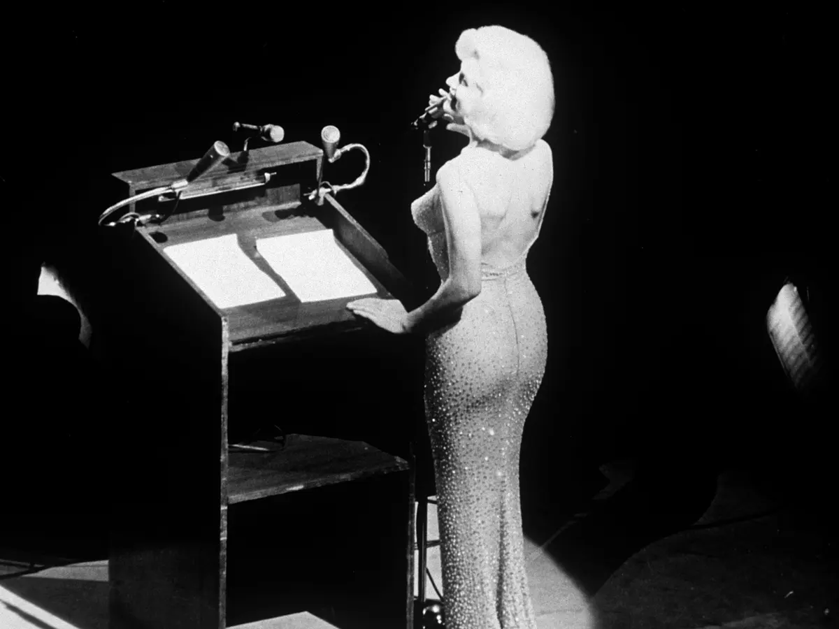 1962 Marilyn Monroe performs her famous rendition of Happy Birthday