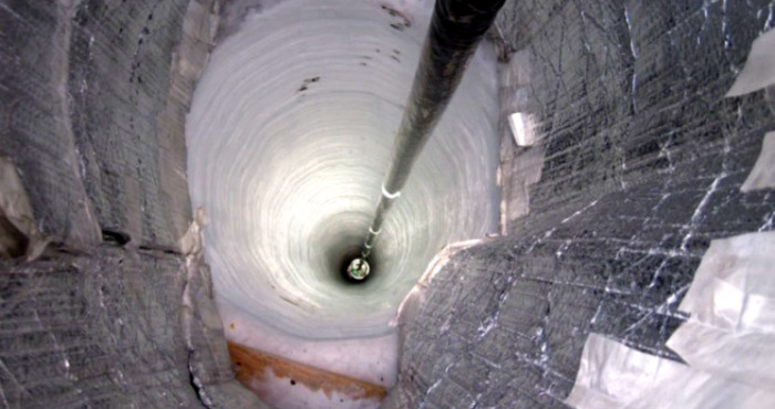 1970 Engineers begin drilling the world's deepest hole