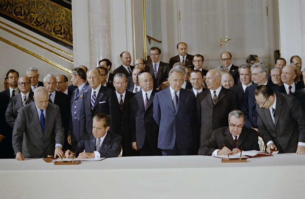 1972 The Soviet Union and the United States sign the Anti-Ballistic Missile Treaty