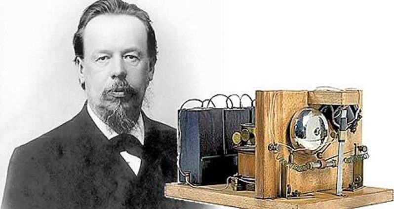 1895 Alexander Popov demonstrates the world's first radio receiver