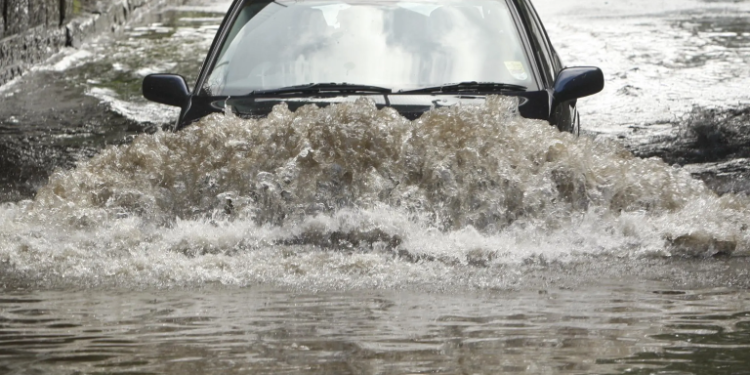6 essential safety tips for driving in flood conditions