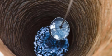 Bob Jay fell into well after raiding students hostel