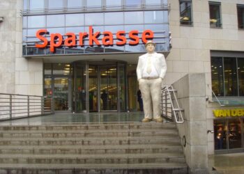 Top 6: Smart Investment Strategies for Parents