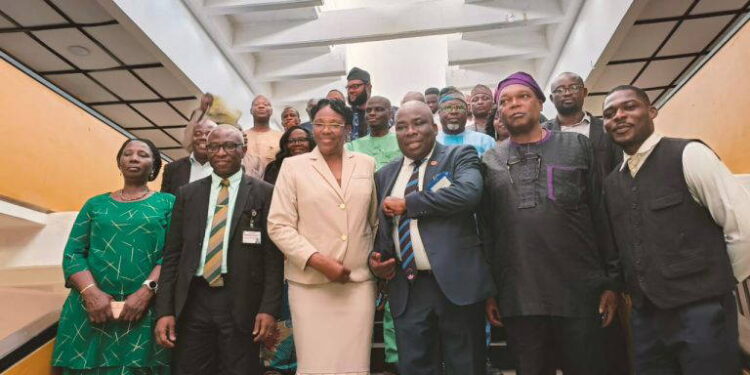 OAU Accounting class of 2000 revitalizes dept with 50 computers and E-Library overhaul