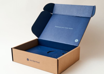 Hosts now serve food takeaways in box cartons
