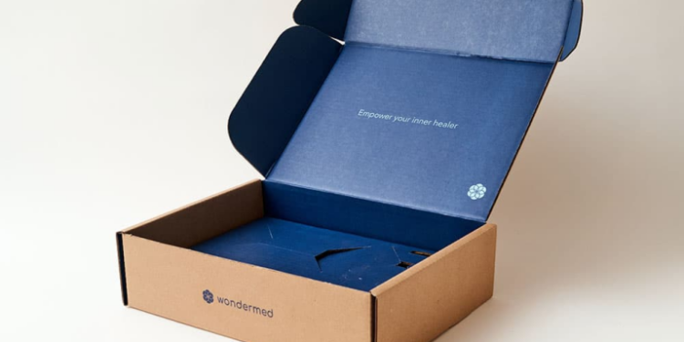 Hosts now serve food takeaways in box cartons