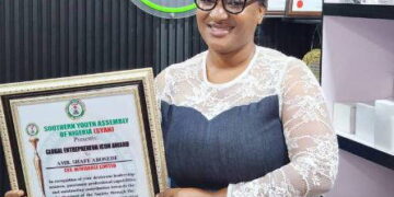 Shafe Abosede honoured with Global Entrepreneur Icon Award