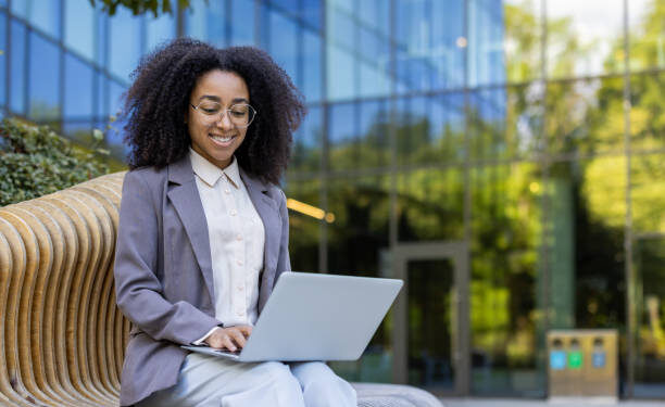 How to Build Strong Business Connections: Expanding on Networking Strategies