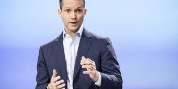 Nokia Names Intel AI Executive Justin Hotard as New CEO