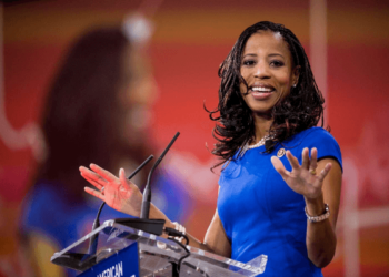 First Black Republican Woman in U.S. Congress, Mia Love, Dies at 49