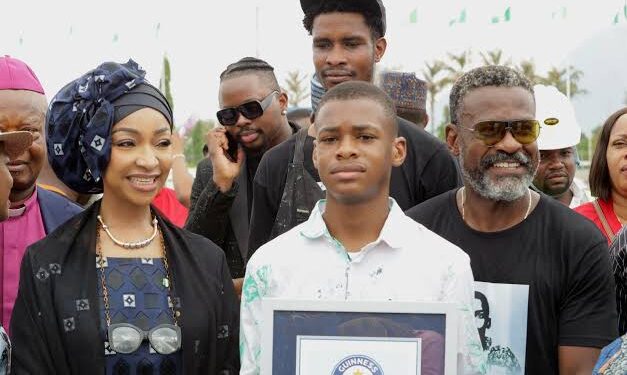 “Impossibility is a Myth”: 15-Year-Old Kanyeyachukwu Okeke Sets Guinness World Record for Largest Art Canvas