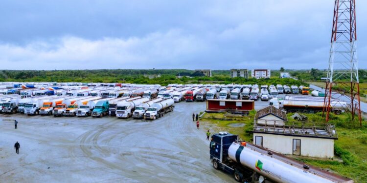Petrol Prices Set to Drop as Dangote Refinery Begins Domestic Naira Transactions