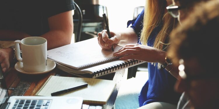 Startup Marketing That Works: 7 Smart Strategies to Grow and Scale Your Business