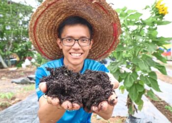 Young Malaysian Eco-Entrepreneur Turns Food Waste into Community Treasure