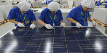 Chinese Solar Firms Seek Nigerian Partners for Local Production Push